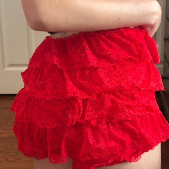 Red Lace Ruffle Shorts - Picture 3 of 3